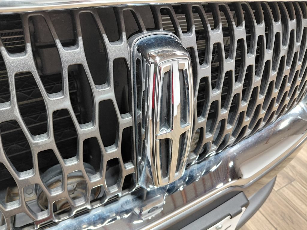 Used 2022 Lincoln Nautilus Reserve w/ Equipment Group 201A AWD/4WD image 16