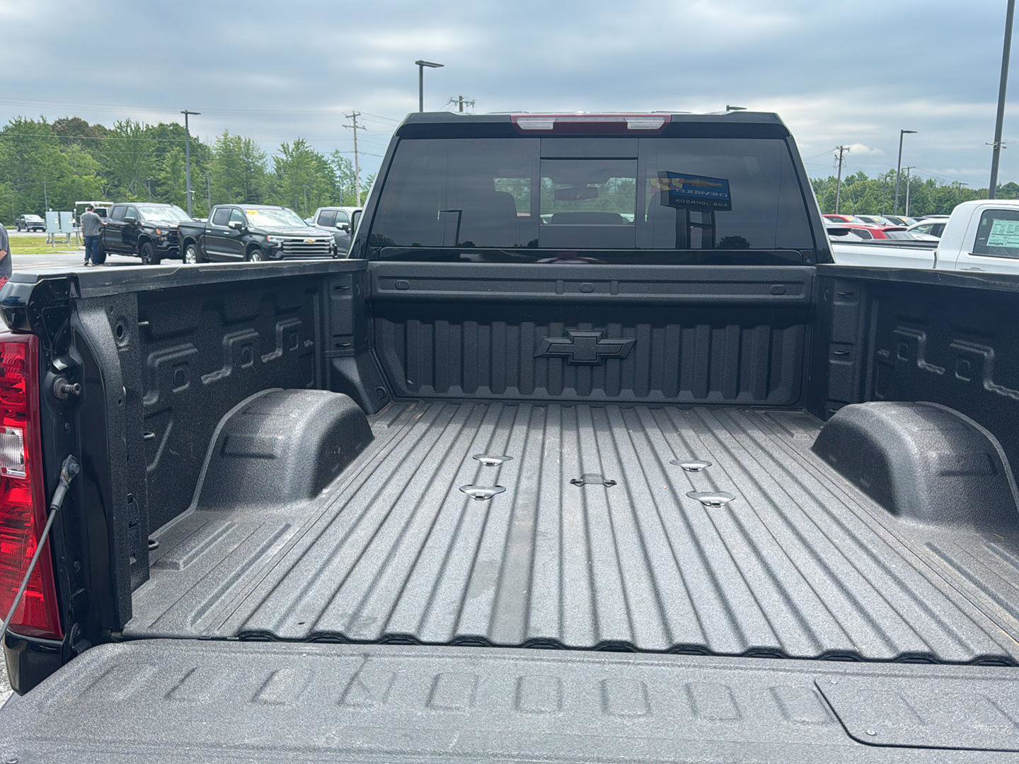 Used 2022 Chevrolet Silverado 2500 LT w/ Midnight Edition AWD/4WD image 7