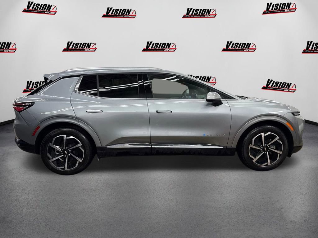 Used 2025 Chevrolet Equinox EV LT image 4