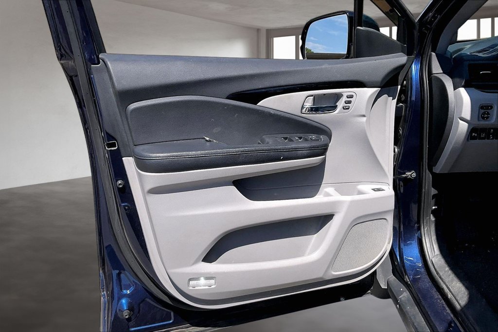 Used 2017 Honda Pilot Touring image 19