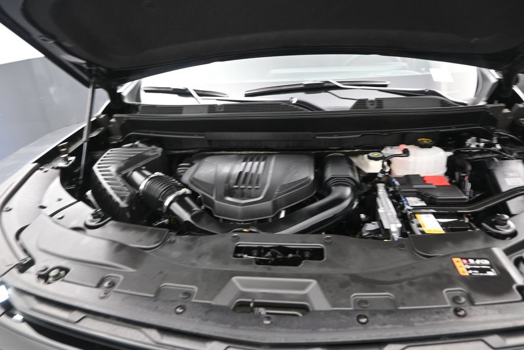 Used 2024 Chevrolet Traverse LS w/ Midnight/Sport Edition FWD image 14