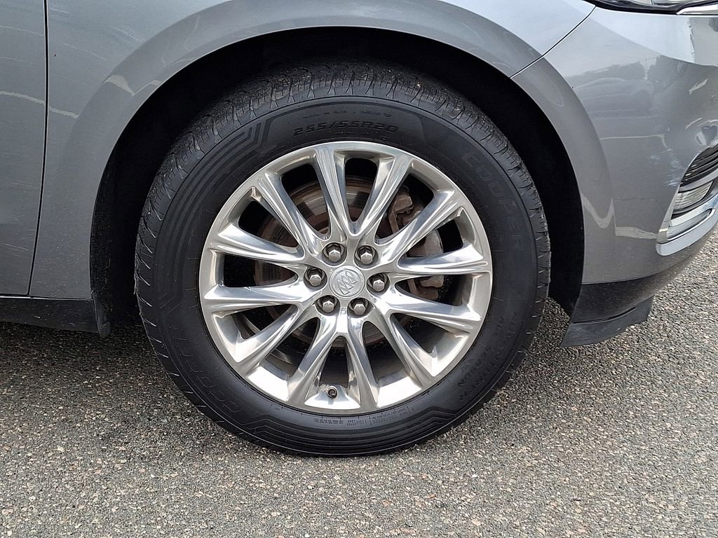 Used 2018 Buick Enclave Essence AWD/4WD image 11