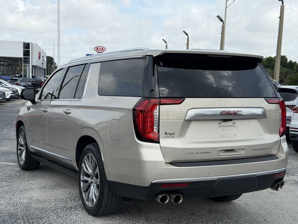 Used 2021 GMC Yukon XL Denali w/ Denali Premium Package RWD image 7