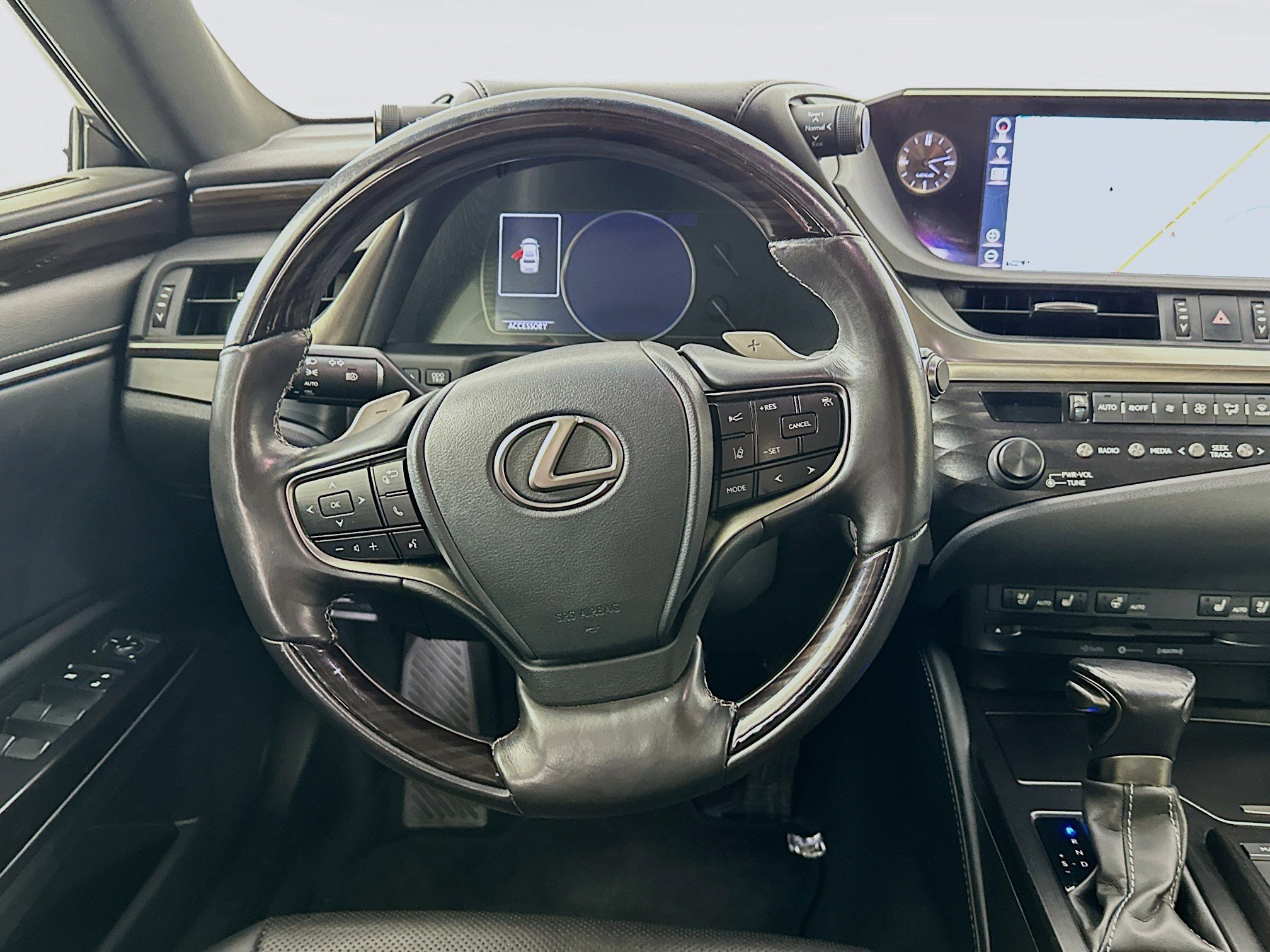 Used 2019 Lexus ES 300h w/ Premium Package FWD image 18