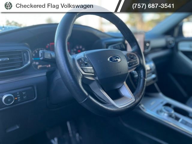 Used 2022 Ford Explorer Limited w/ Equipment Group 301A image 17