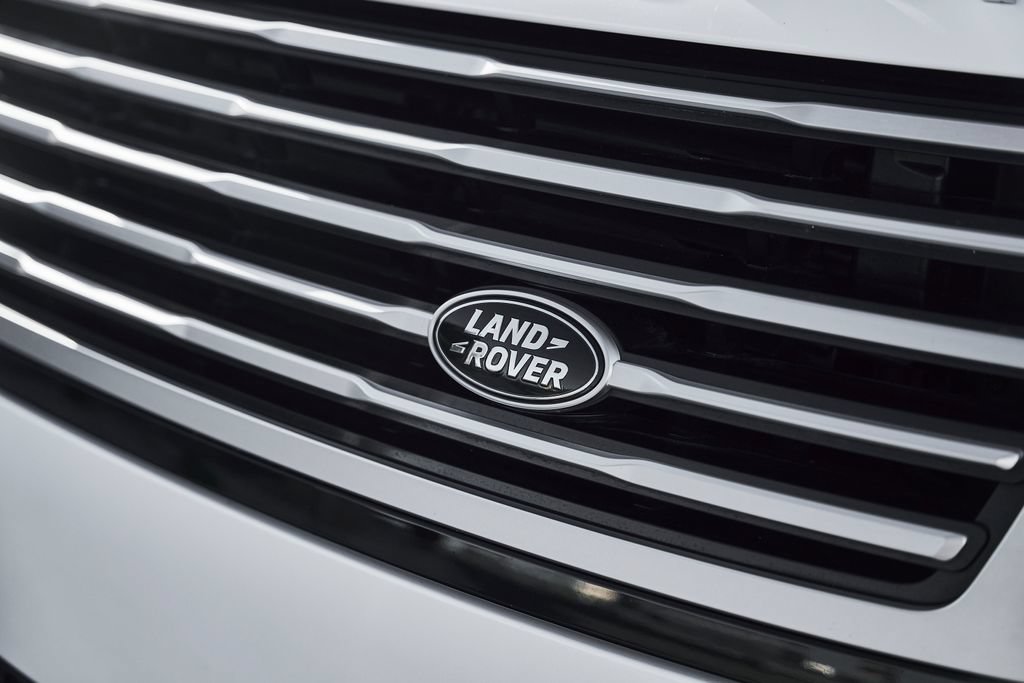 Used 2024 Land Rover Range Rover SV AWD/4WD image 8