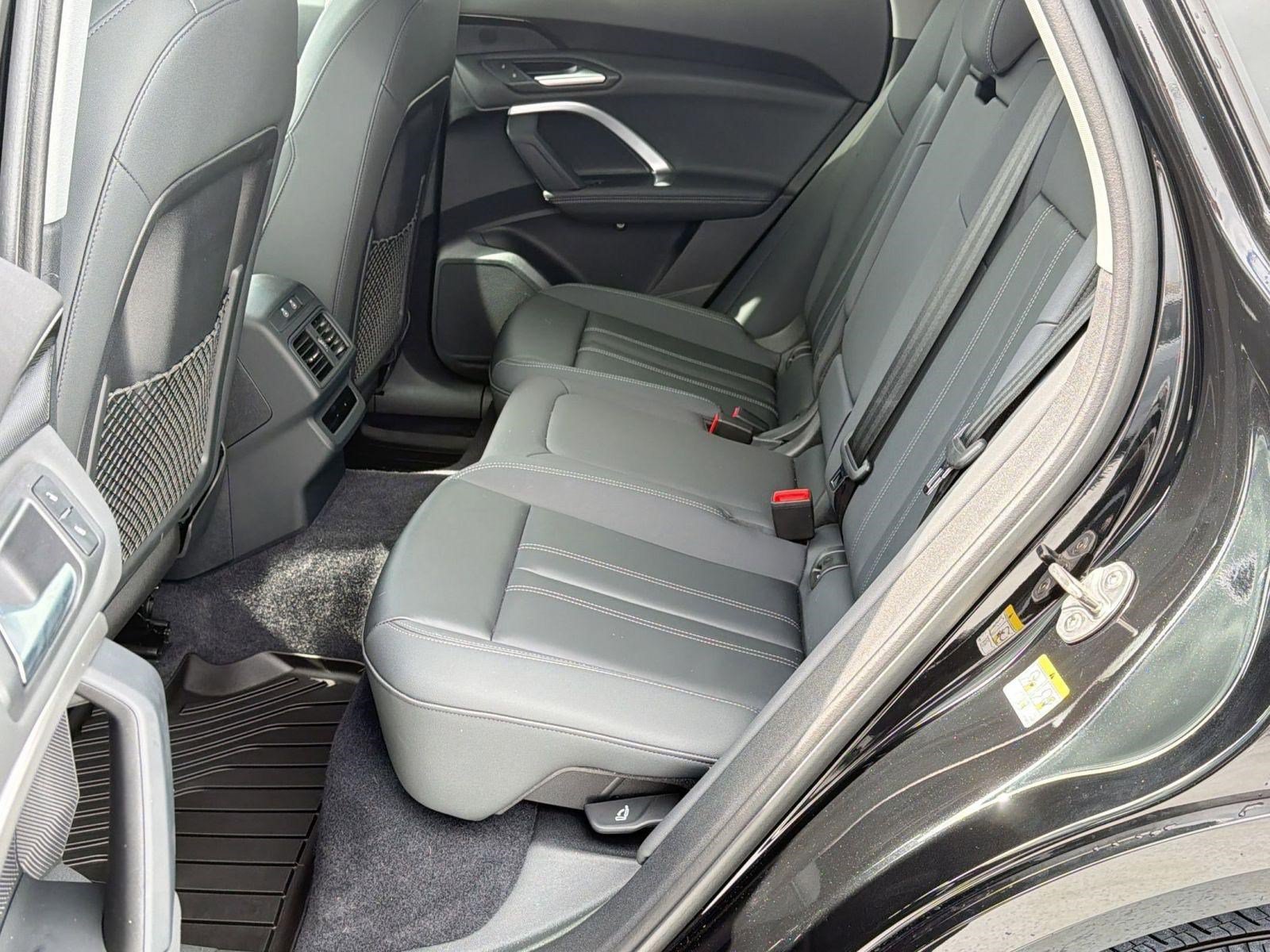 Used 2025 Audi Q5 Premium w/ Convenience Package AWD/4WD image 15