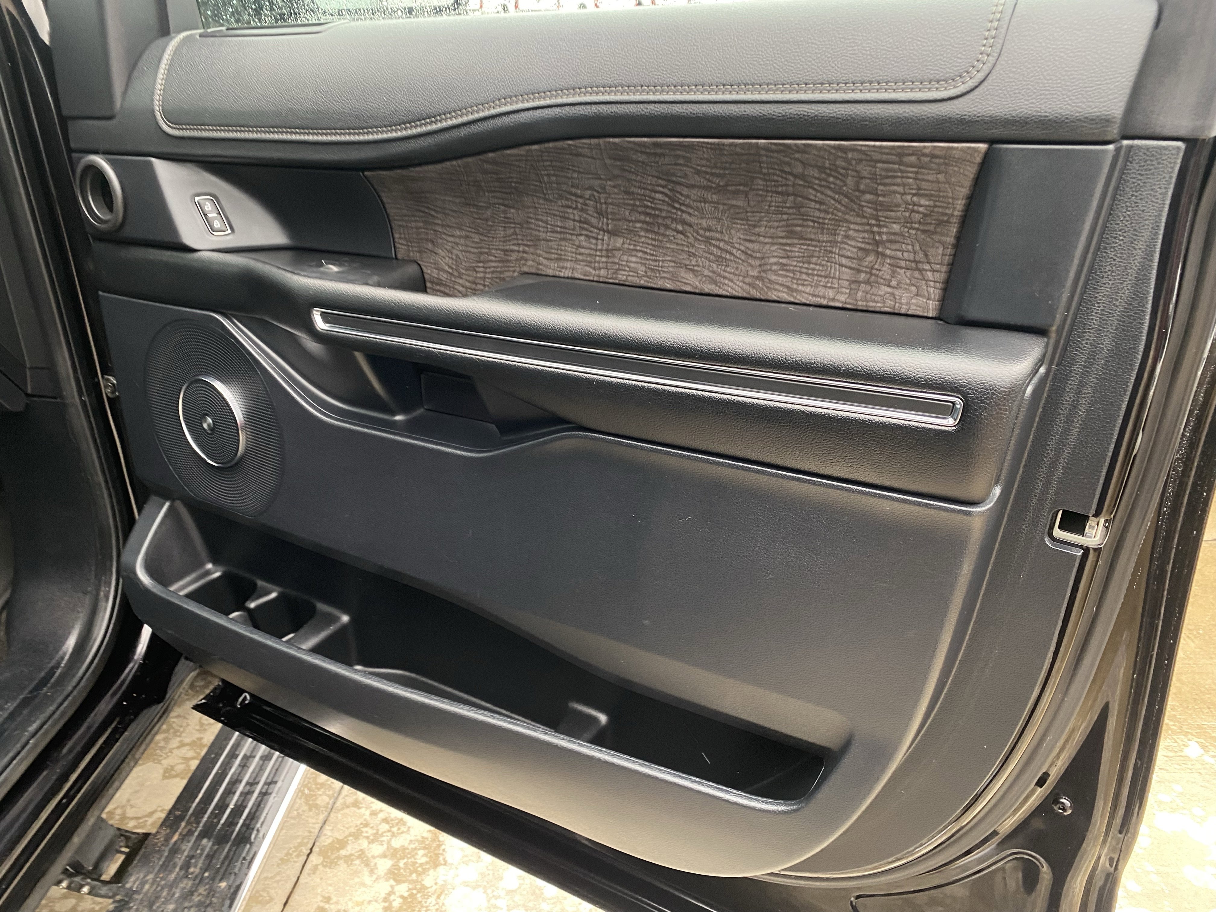 Used 2020 Ford Expedition Max Limited w/ Equipment Group 302A AWD/4WD image 10