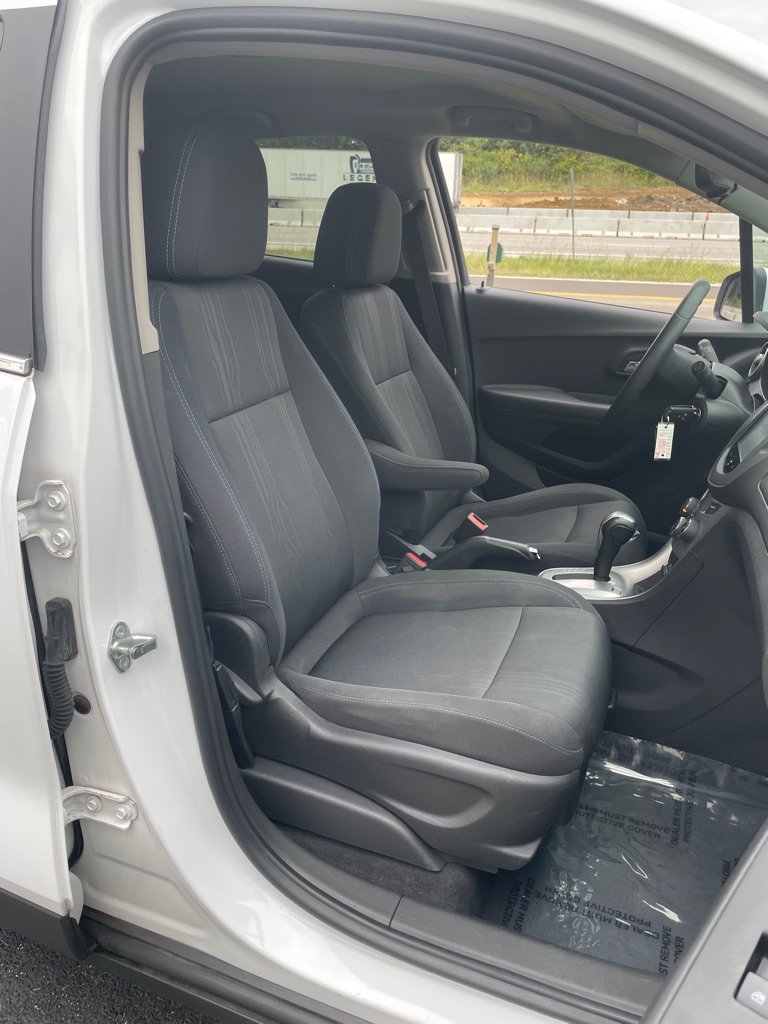 Used 2016 Chevrolet Trax LT AWD/4WD image 23