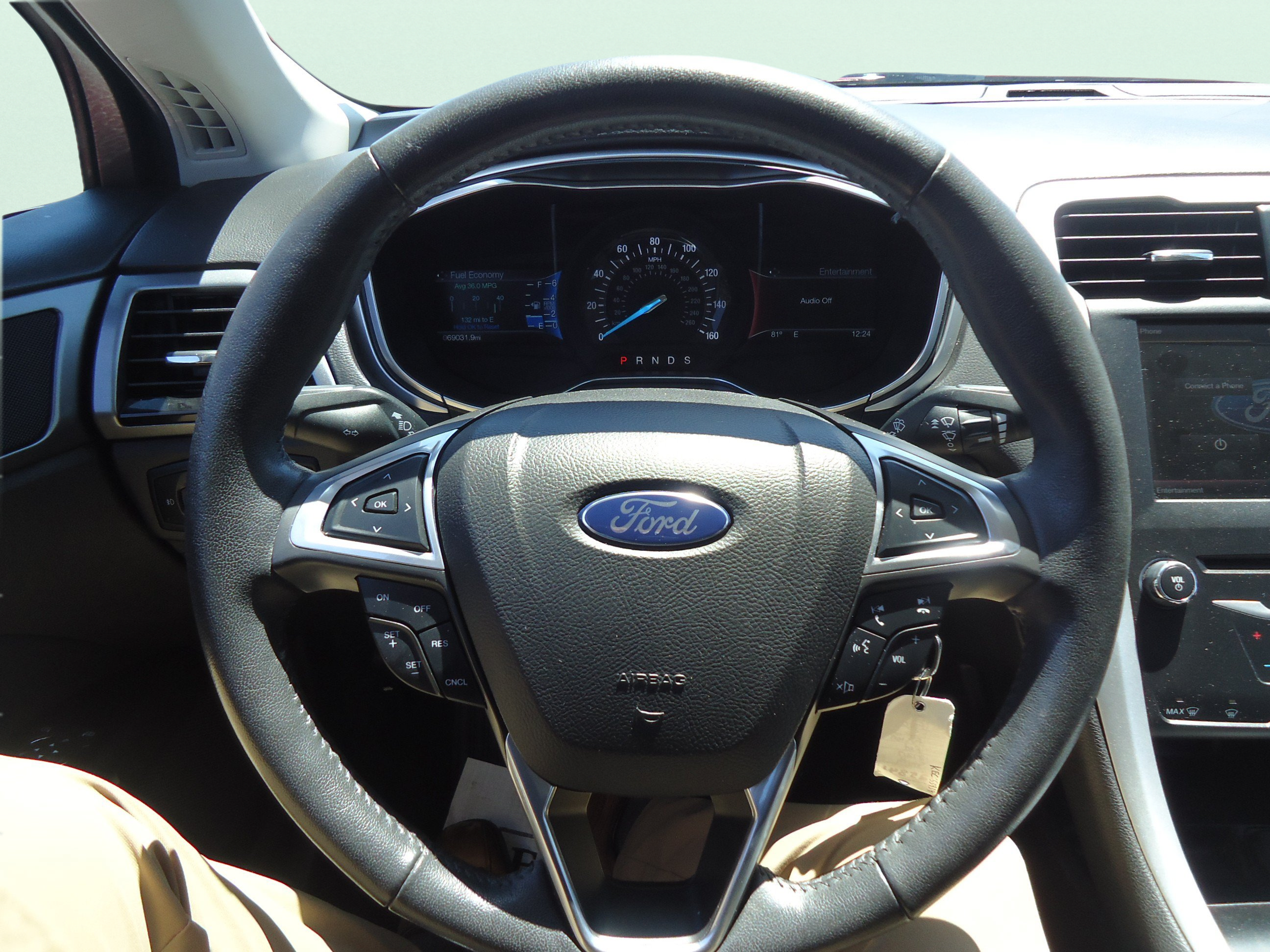Used 2015 Ford Fusion SE FWD image 12