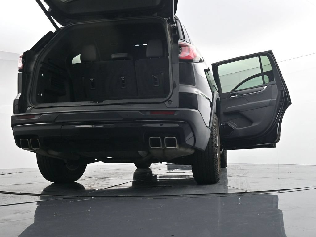 Used 2024 GMC Acadia AT4 w/ Luxury Package AWD/4WD image 40