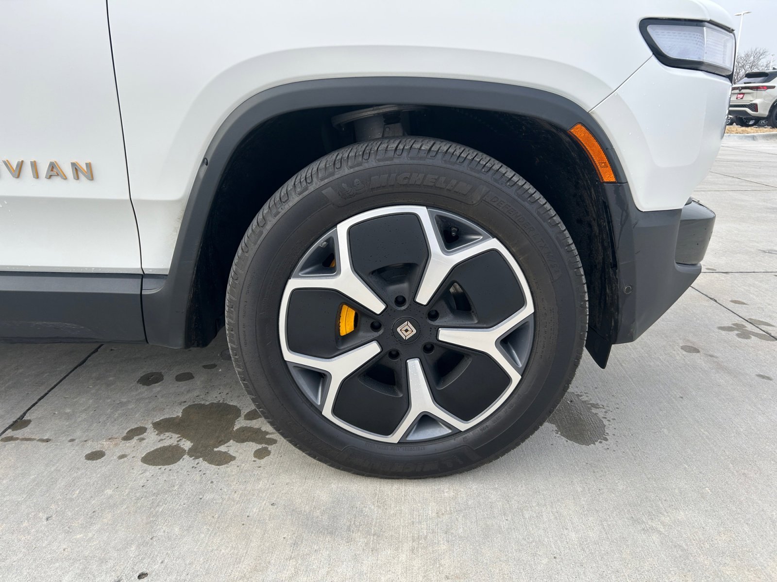 Used 2024 Rivian R1S Adventure image 12