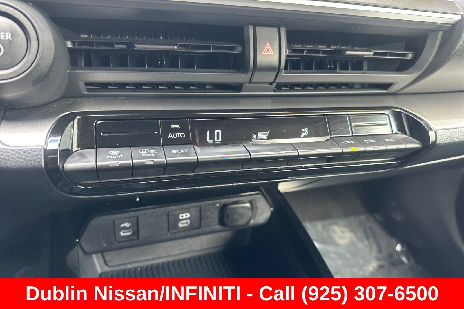 Used 2025 Toyota Prius LE FWD image 28