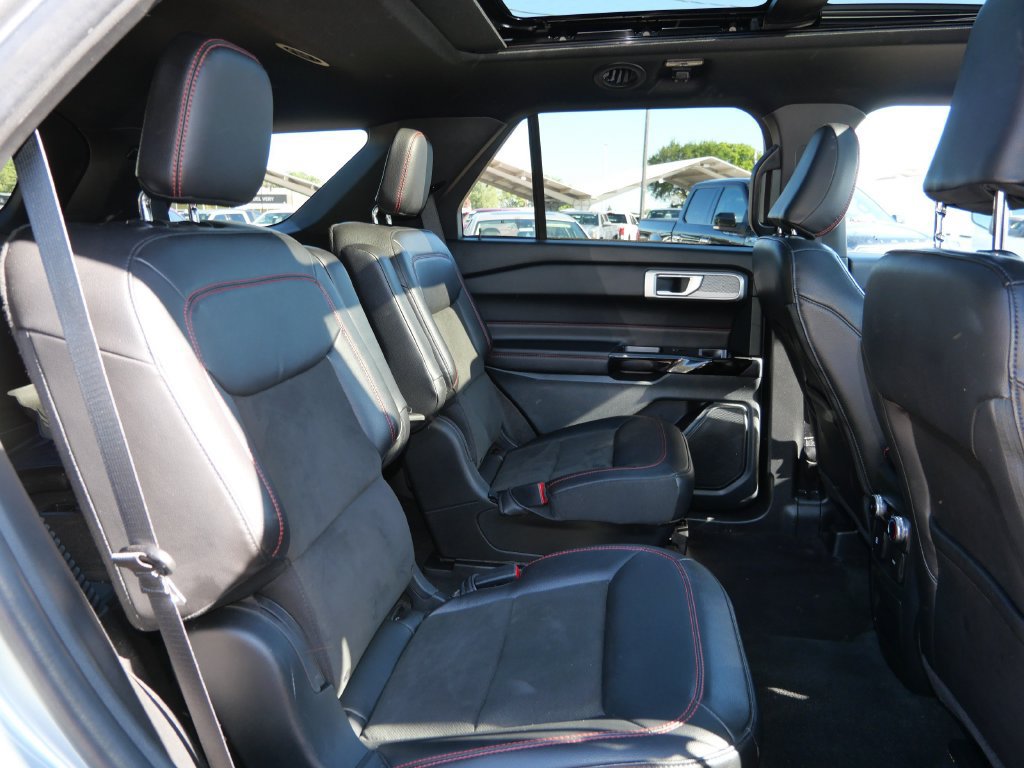 Certified 2023 Ford Explorer ST-Line w/ Class IV Trailer Tow Package AWD/4WD image 14