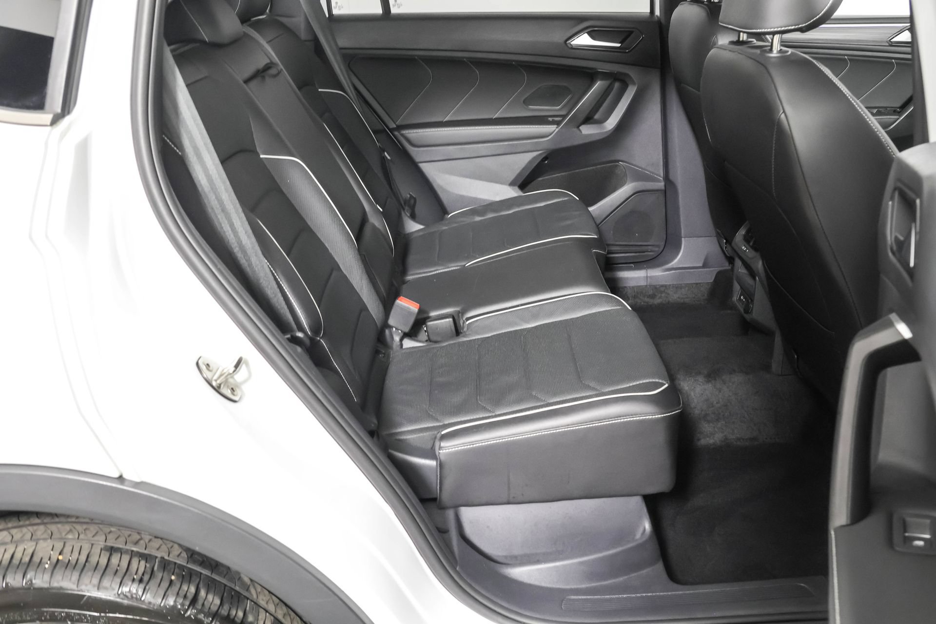 Used 2023 Volkswagen Tiguan SEL R-Line AWD/4WD image 42