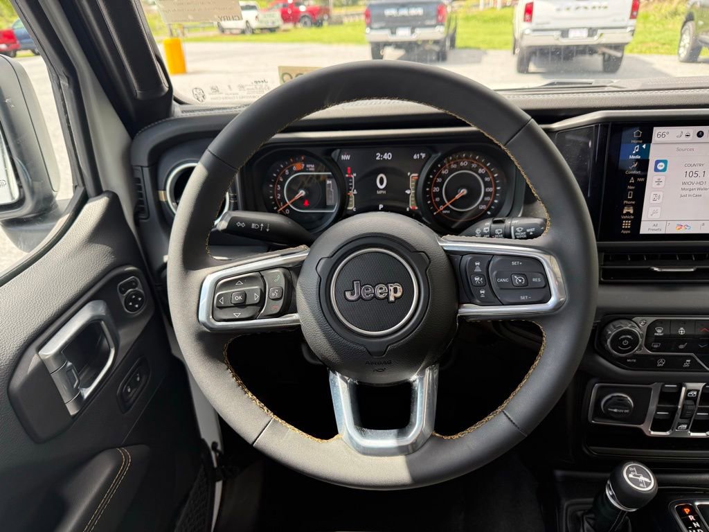 Certified 2024 Jeep Wrangler Unlimited Sahara w/ Technology Group AWD/4WD image 16
