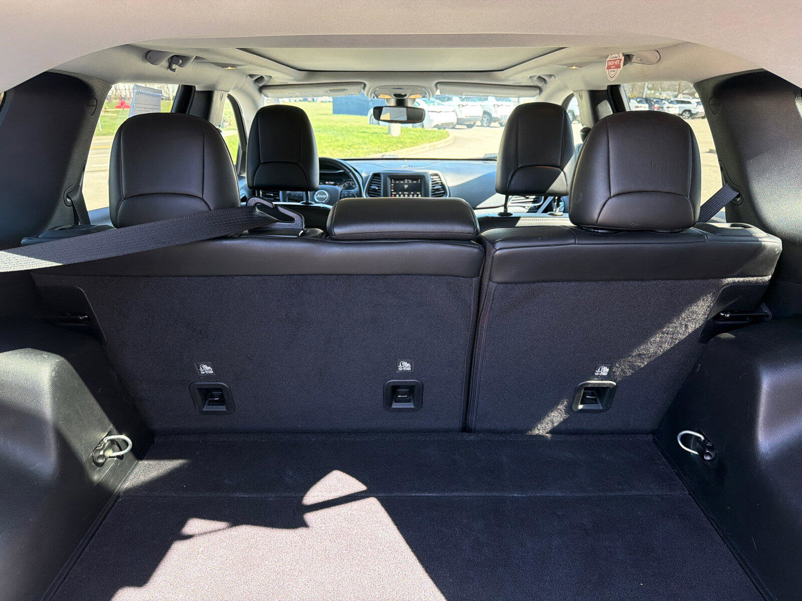 Used 2020 Jeep Cherokee Latitude Plus image 10