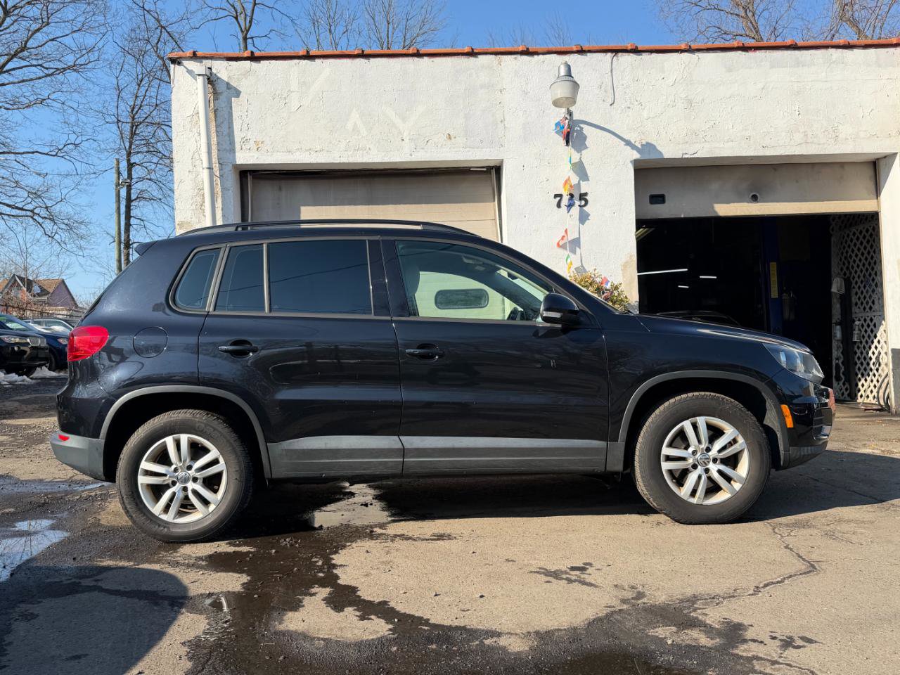 Used 2016 Volkswagen Tiguan S image 9