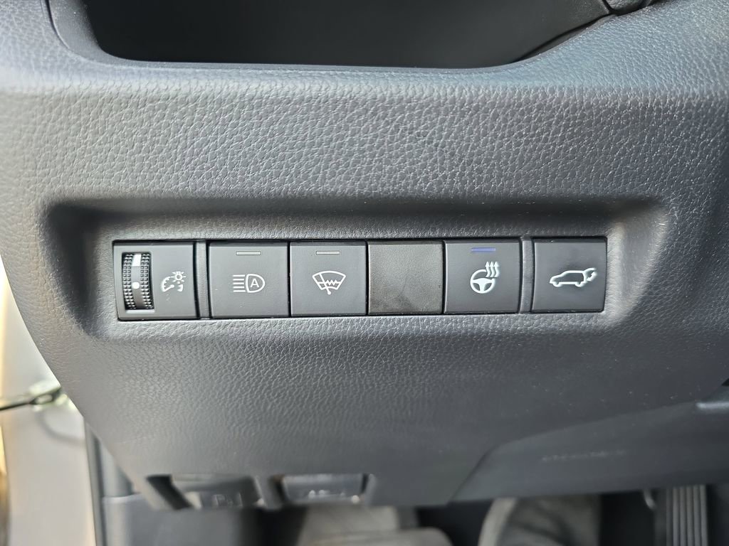 Used 2021 Toyota RAV4 XLE image 27