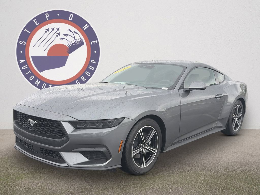 Used 2025 Ford Mustang Premium RWD image 2
