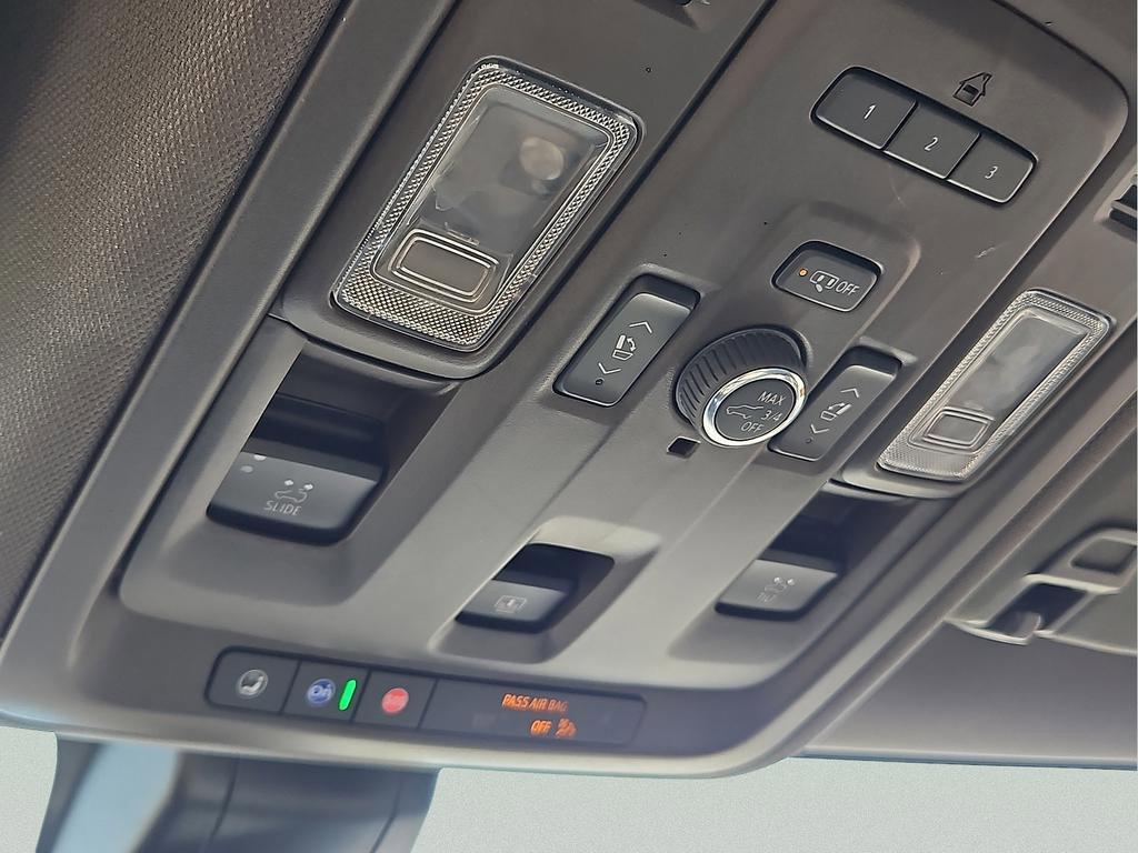 Used 2022 Chevrolet Tahoe LT w/ Luxury Package image 18