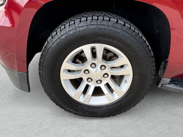 Used 2017 Chevrolet Suburban LT w/ Luxury Package RWD image 23