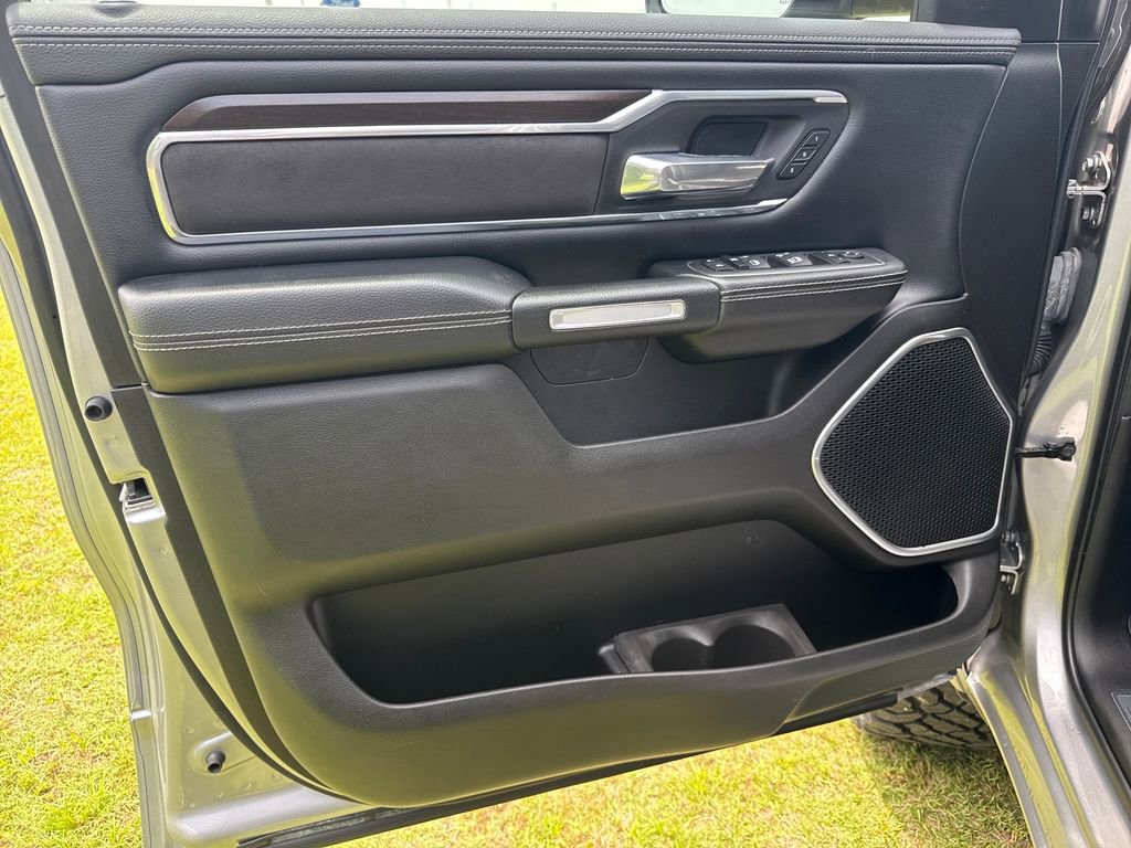 Used 2022 RAM 1500 Laramie AWD/4WD image 10