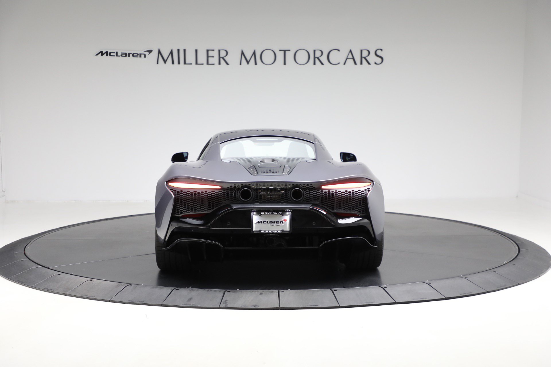 New 2025 McLaren Artura RWD image 6