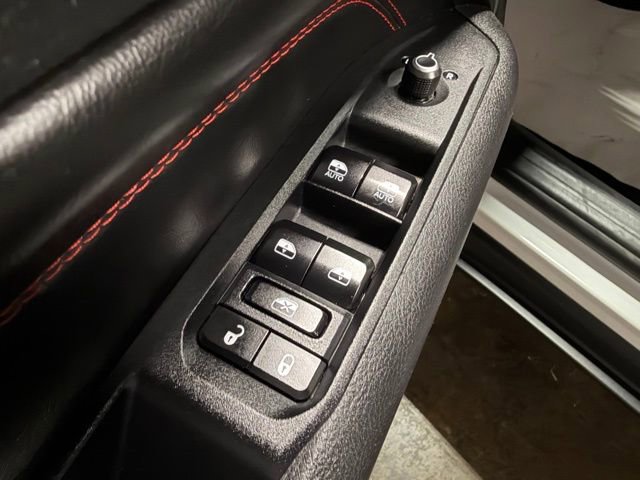 Used 2023 Jeep Compass Trailhawk image 13