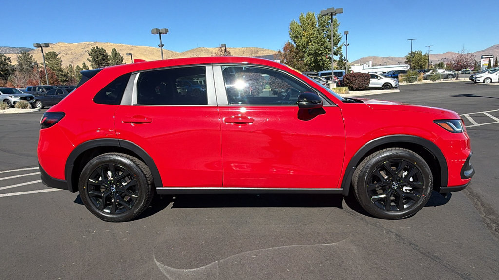 Used 2024 Honda HR-V Sport image 2