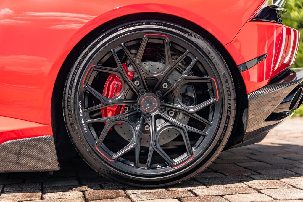 Used 2016 Lamborghini Huracan LP 610-4 AWD/4WD image 16