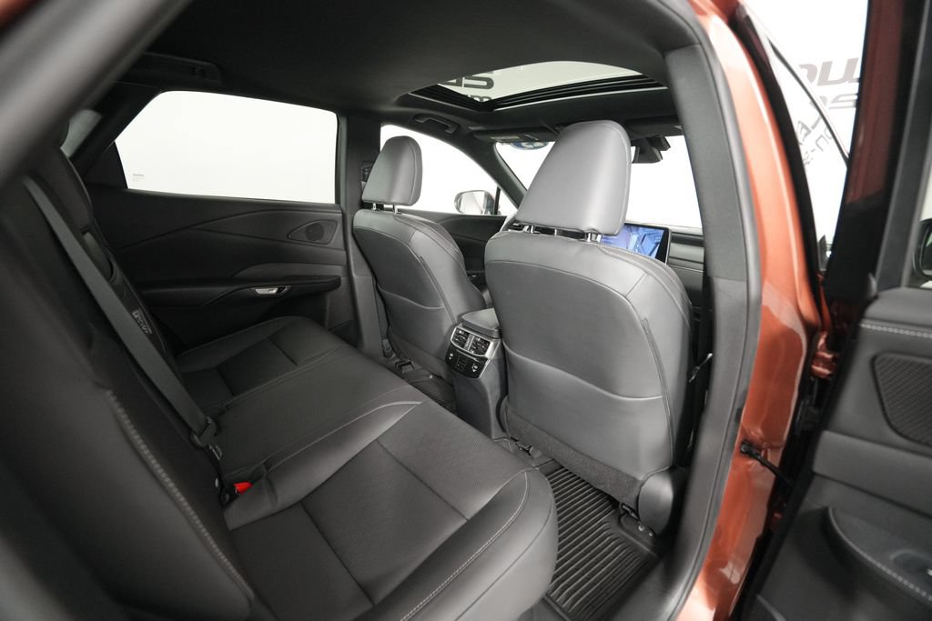 Certified 2023 Lexus RX 350 Premium Plus w/ Cold Area Package AWD/4WD image 18