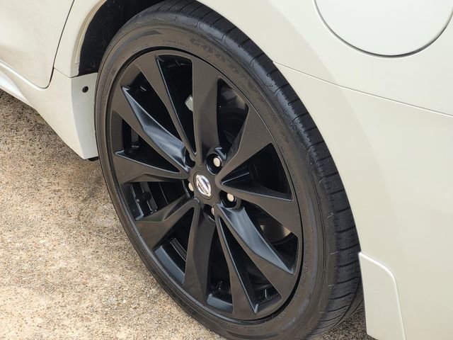 Used 2019 Nissan Maxima SR w/ Premium Package FWD image 7
