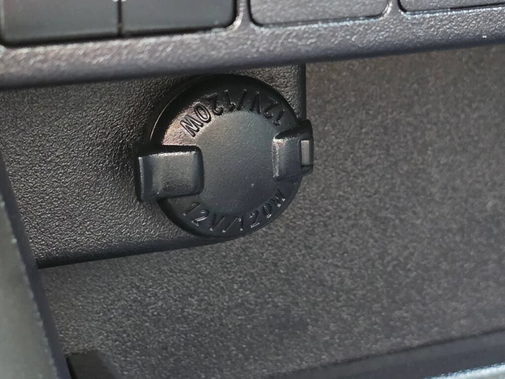 Used 2015 Toyota RAV4 LE AWD/4WD image 27