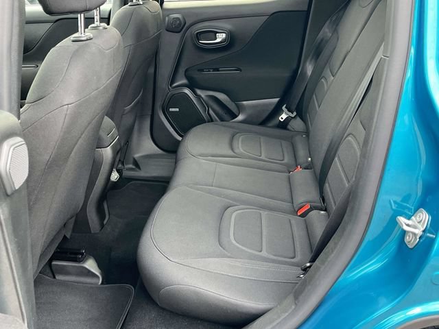 Used 2021 Jeep Renegade Latitude w/ Luxury Group I FWD image 16