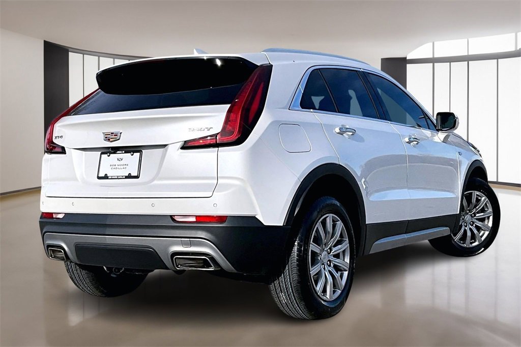 Used 2023 Cadillac XT4 Premium Luxury w/ Cold Weather Package image 2