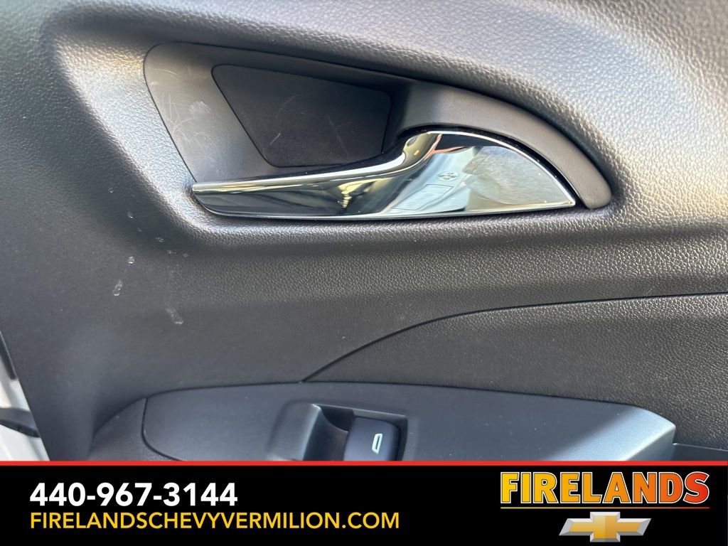 Certified 2025 Chevrolet Trax LT w/ LT Convenience Package image 32