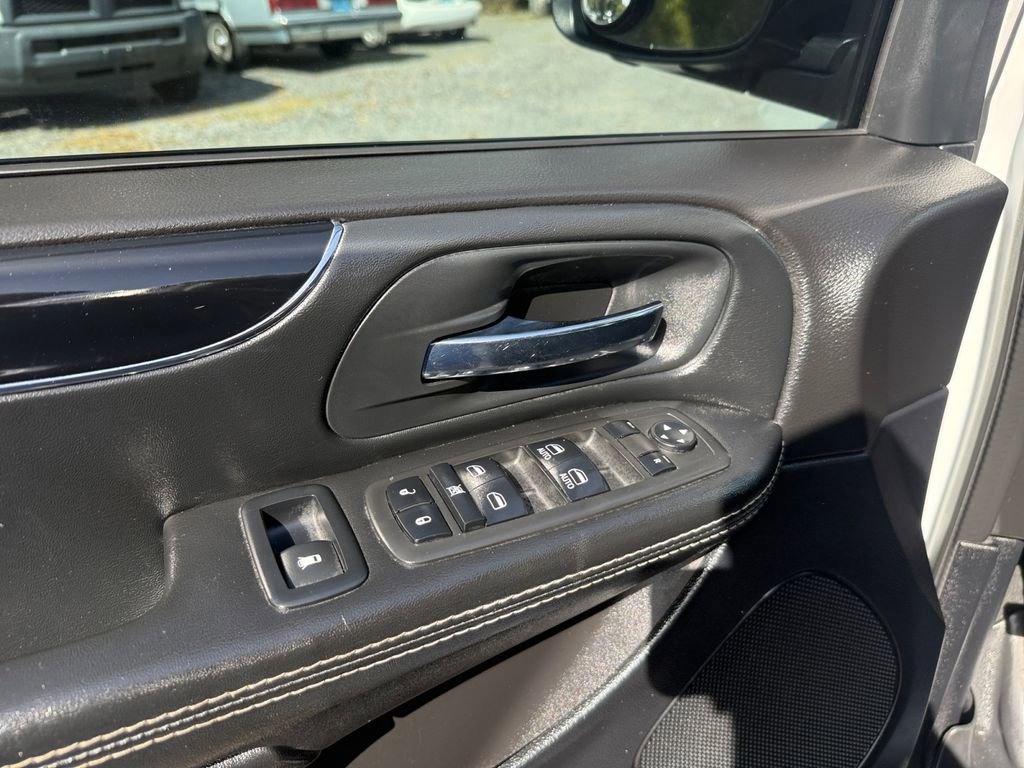Used 2019 Dodge Grand Caravan SE image 19