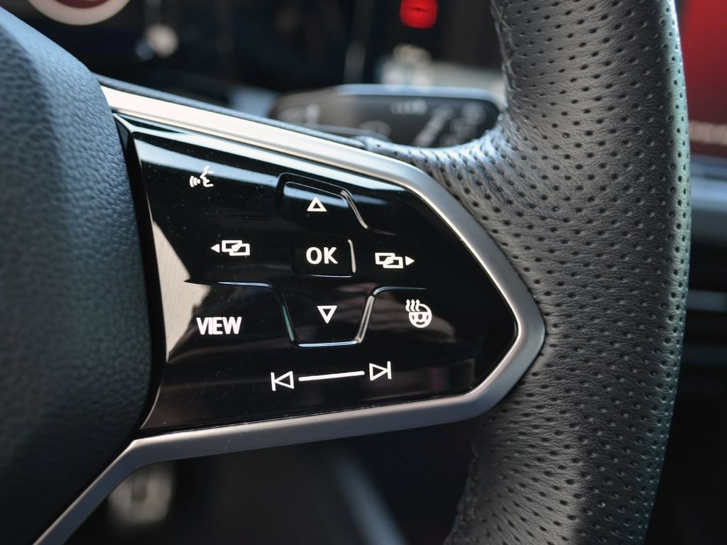 Used 2022 Volkswagen GTI SE FWD image 14