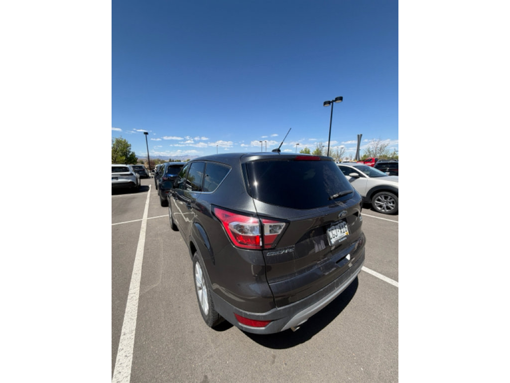 Used 2017 Ford Escape SE image 7