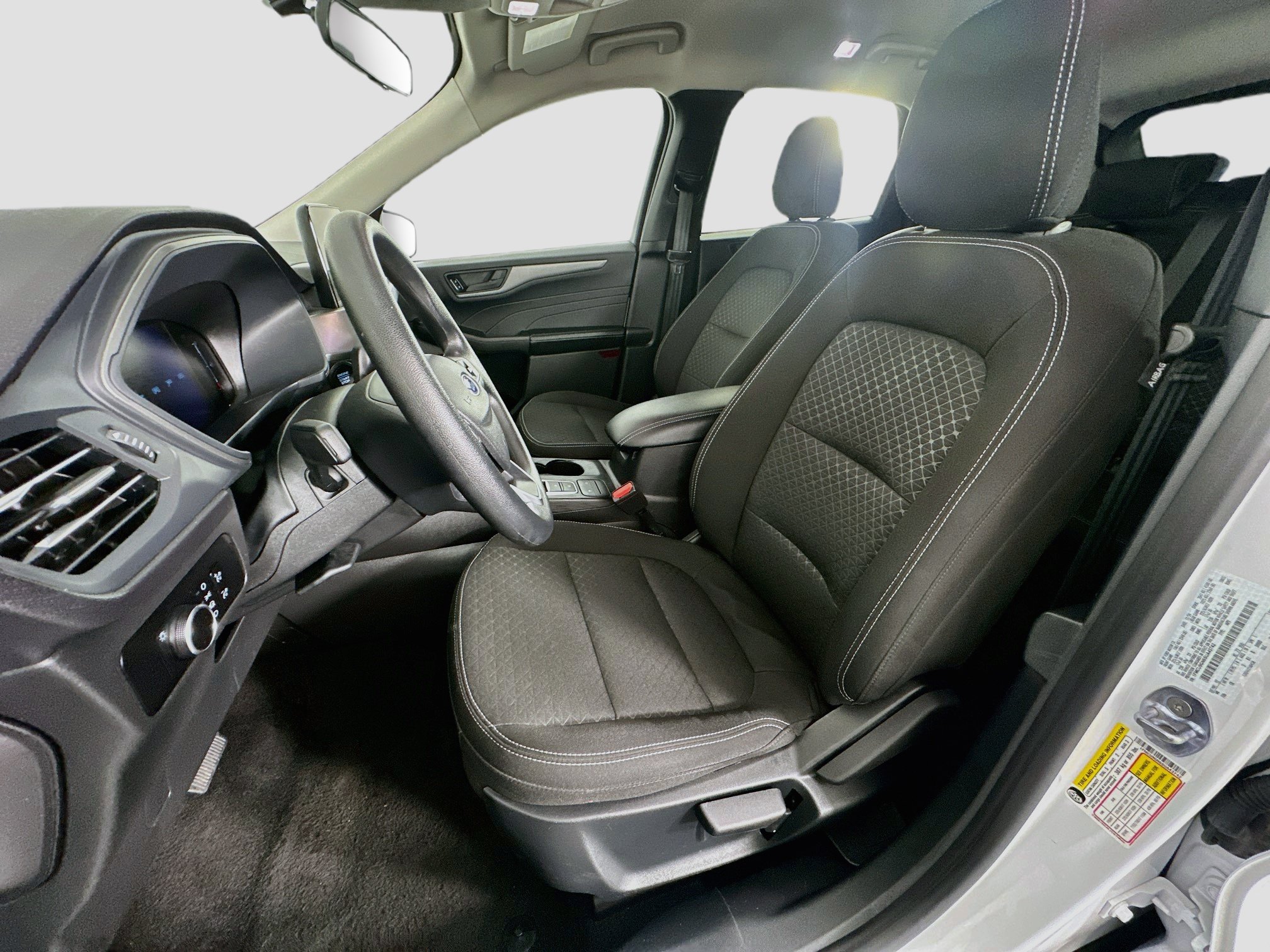 Used 2025 Ford Escape Active AWD/4WD image 13