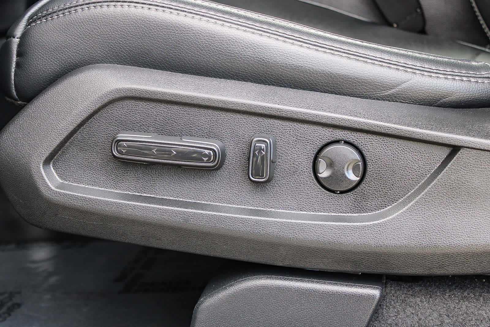 Certified 2025 Honda Pilot Touring image 20