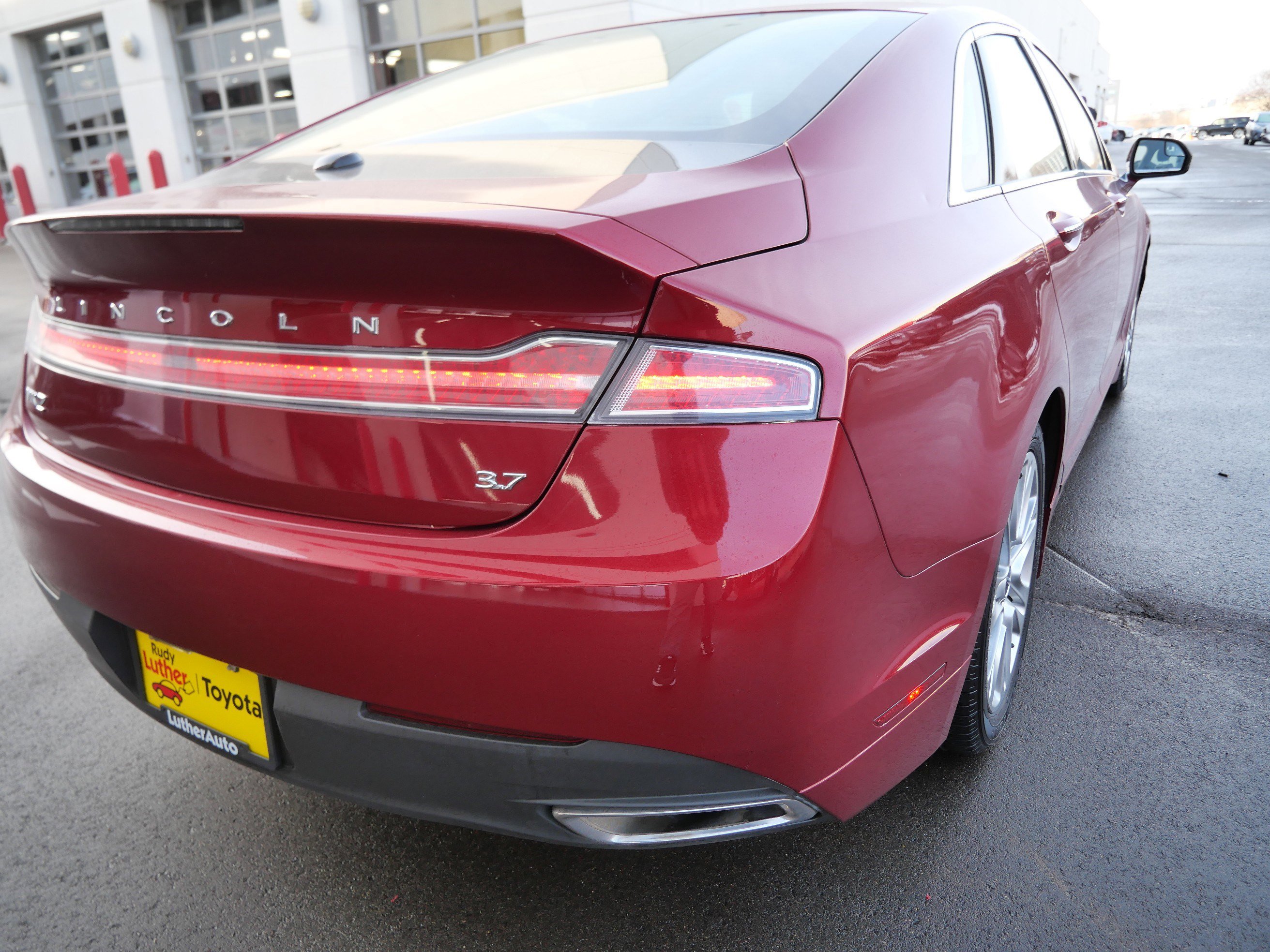 Used 2014 Lincoln MKZ image 17