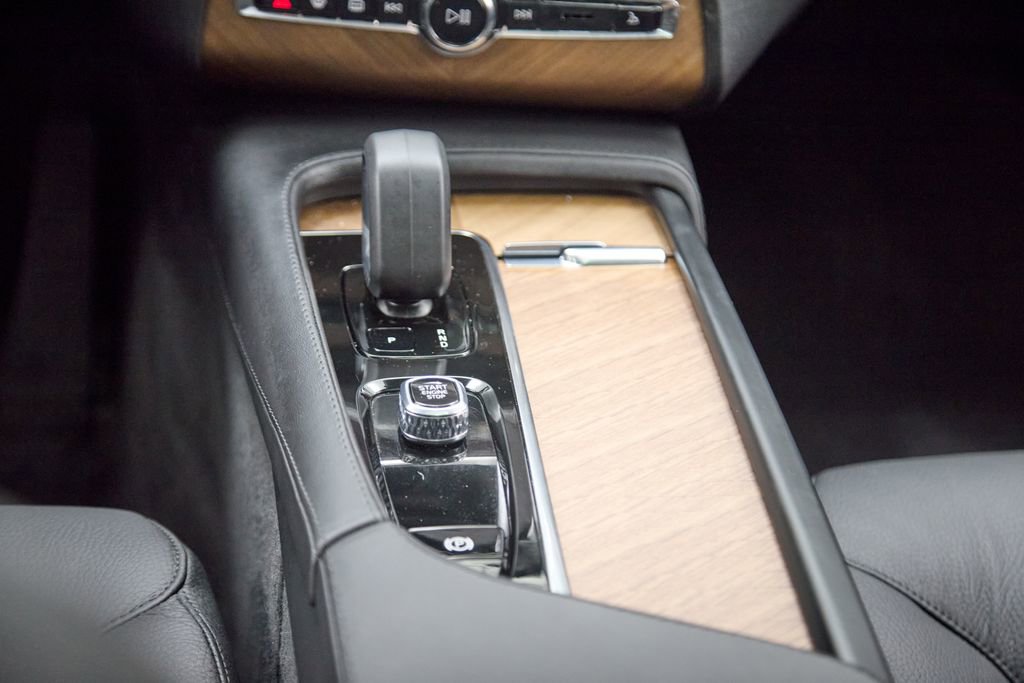 Certified 2023 Volvo XC90 B6 Plus w/ Protection Package Premier image 35