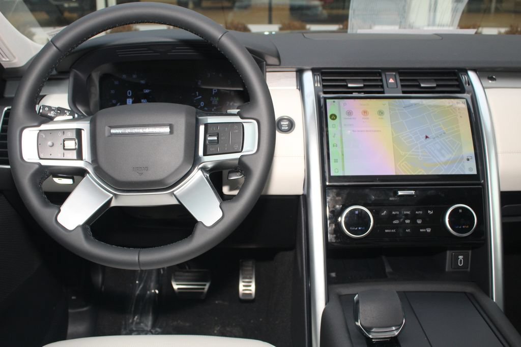 New 2026 Land Rover Discovery Limited Edition AWD/4WD image 20