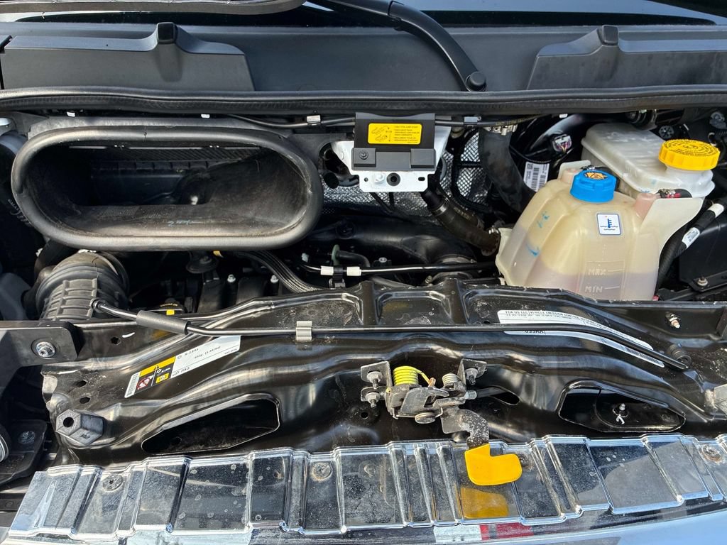 Used 2025 RAM ProMaster 2500 w/ U-Haul Equipment Group FWD image 13