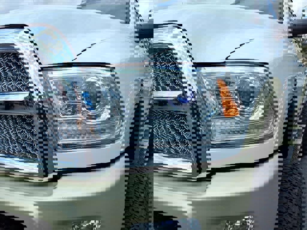 Used 2014 RAM 3500 Laramie Longhorn w/ Convenience Group image 11