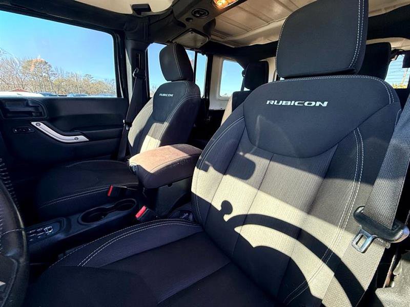 Used 2017 Jeep Wrangler Unlimited Rubicon w/ Connectivity Group image 16