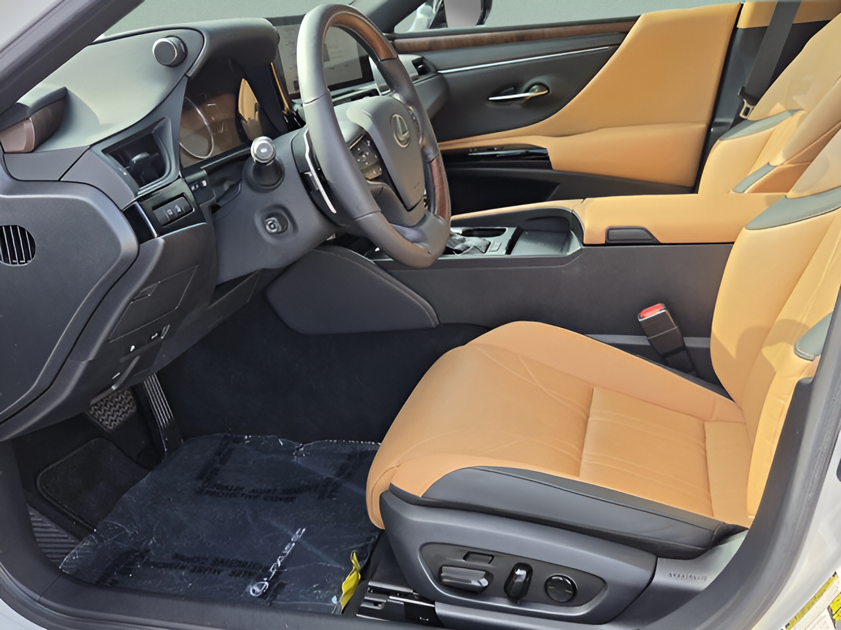 Certified 2023 Lexus ES 300h Ultra Luxury w/ Accessory Package (Z2) FWD image 10