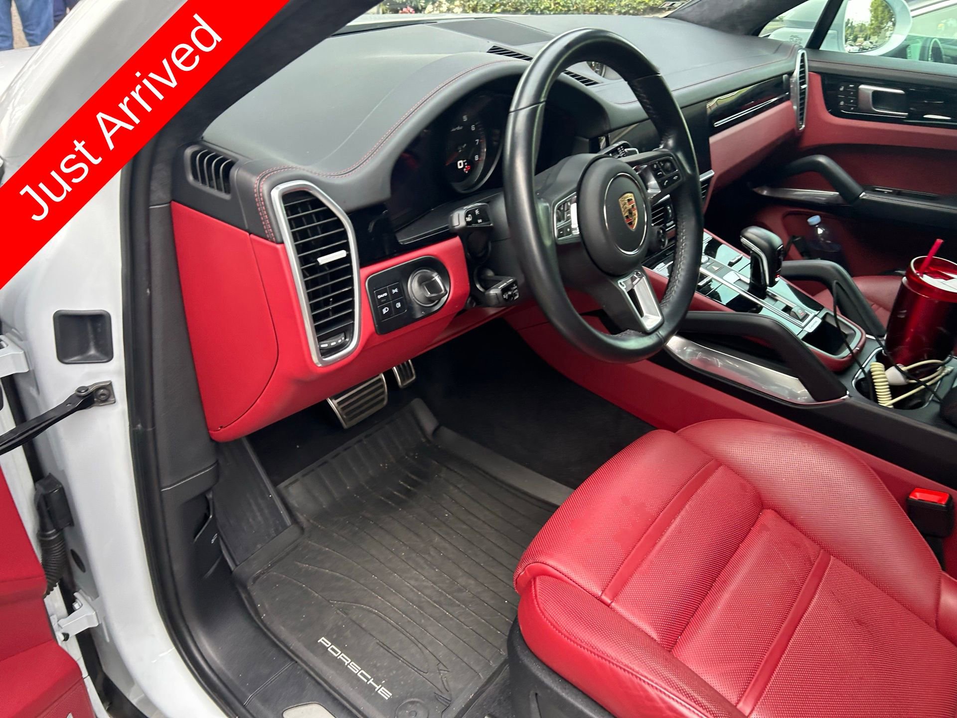 Used 2023 Porsche Cayenne Turbo image 7